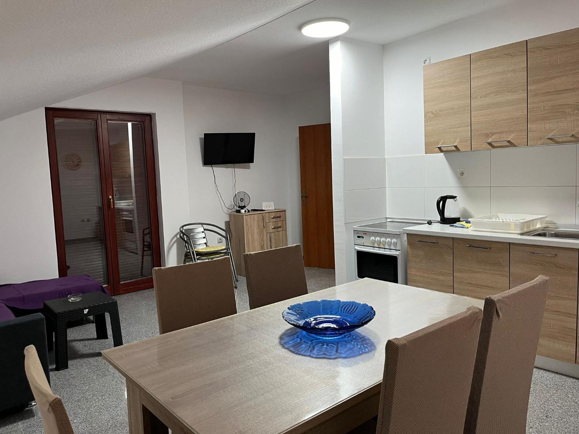 Apartmani Ana Sukošan المظهر الخارجي الصورة