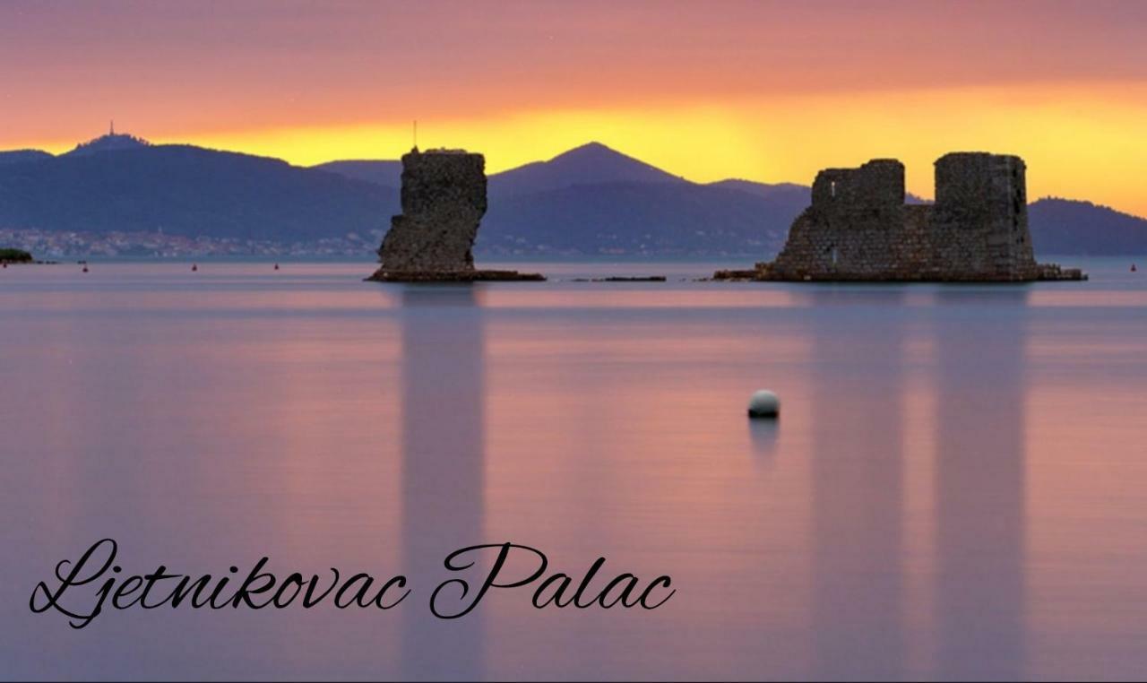 Apartmani Ana Sukošan المظهر الخارجي الصورة